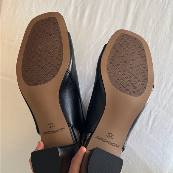 EVELYN Side Zip Bootie – Black Glove Leather (Size 8 M) - Picture 2 of 2